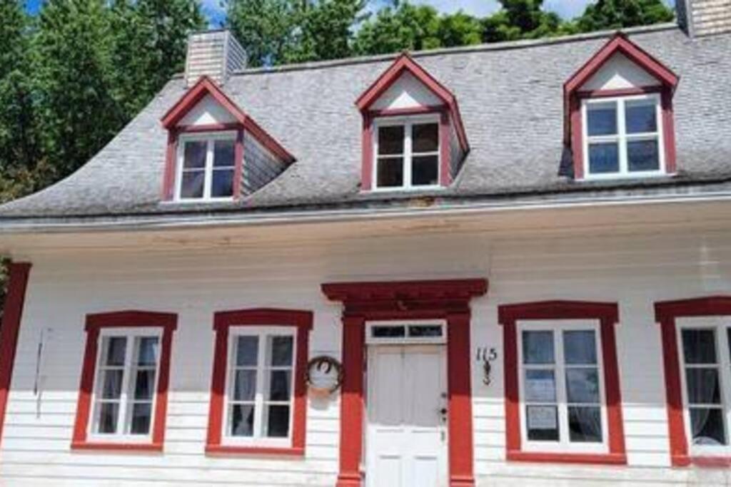 Om Chalet 1 Avec Spa Face Au Fleuve Saint-Jean Exterior foto